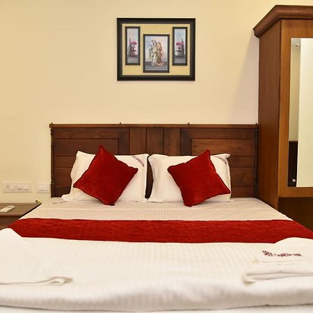 Sree Ganesh Inn ปัลนี ภายนอก รูปภาพ
