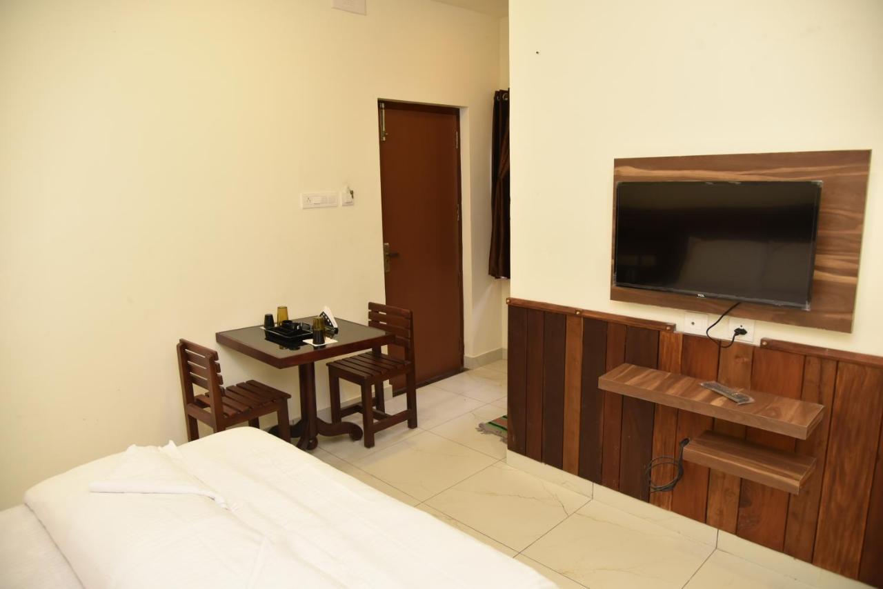 Sree Ganesh Inn ปัลนี ภายนอก รูปภาพ
