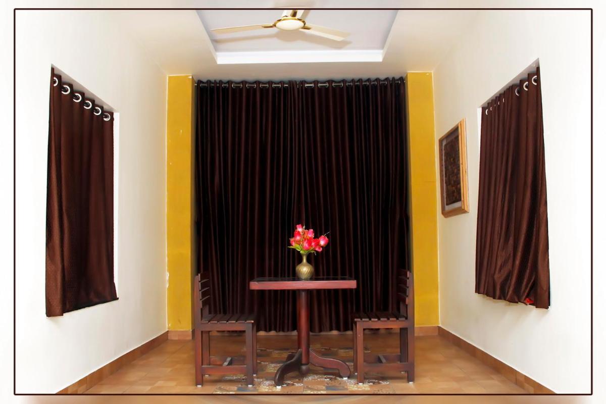 Sree Ganesh Inn ปัลนี ภายนอก รูปภาพ